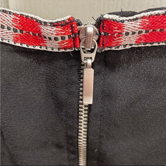 H&M Embroidered Collar Zip Back Sleeveless Blouse Black Red - Picture 5 of 8